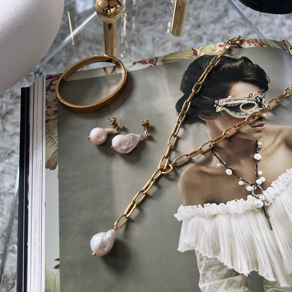 Lolly armring med rustik hamret look