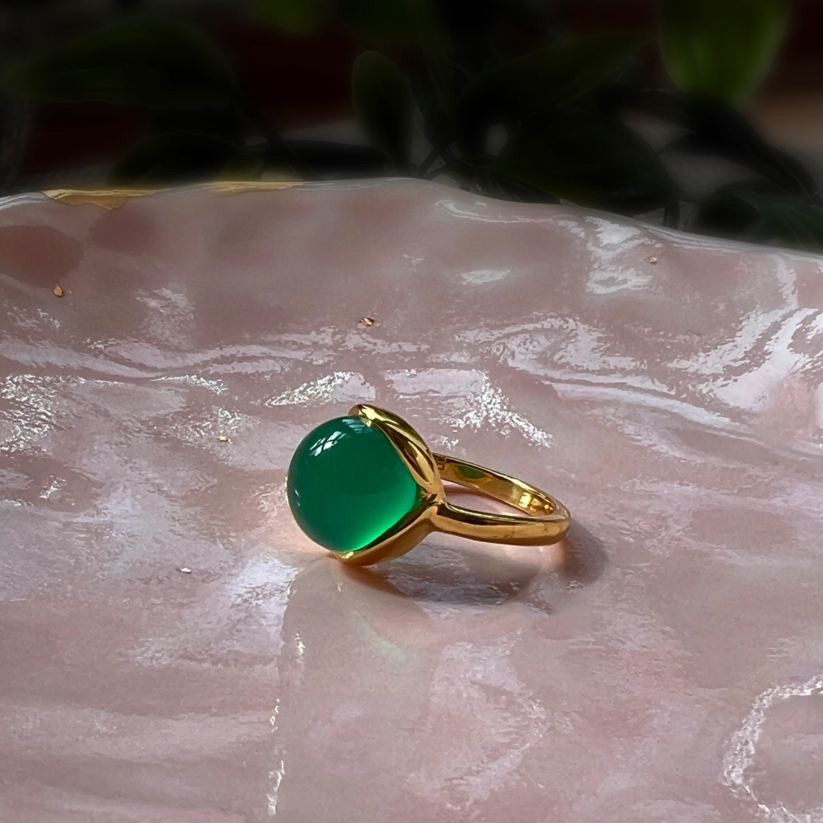 Glory ring i 18 karat guldbelagt sølv med grøn onyx