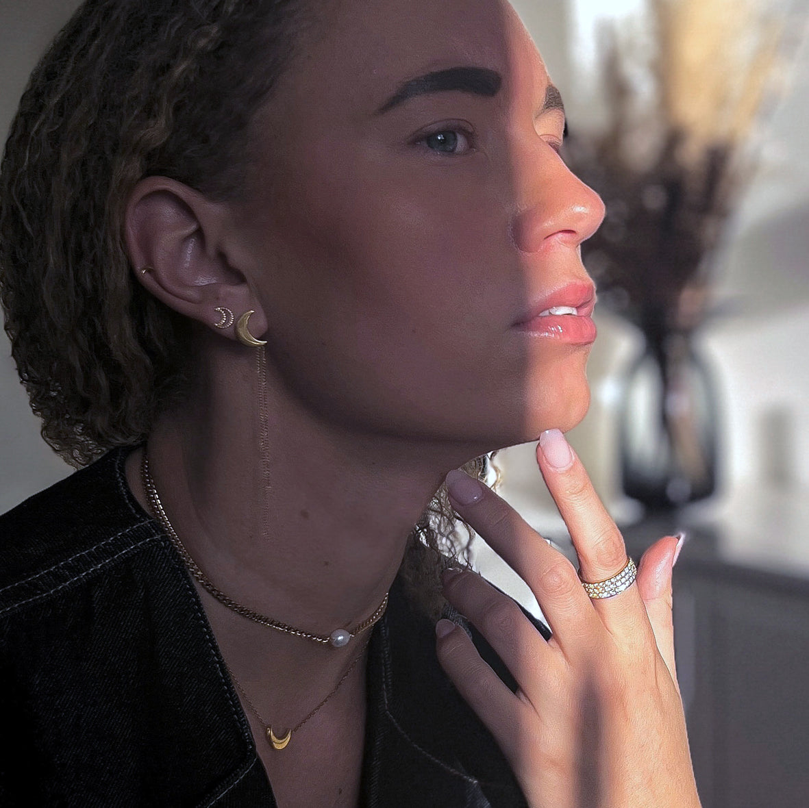 Thebe petit øreringe 