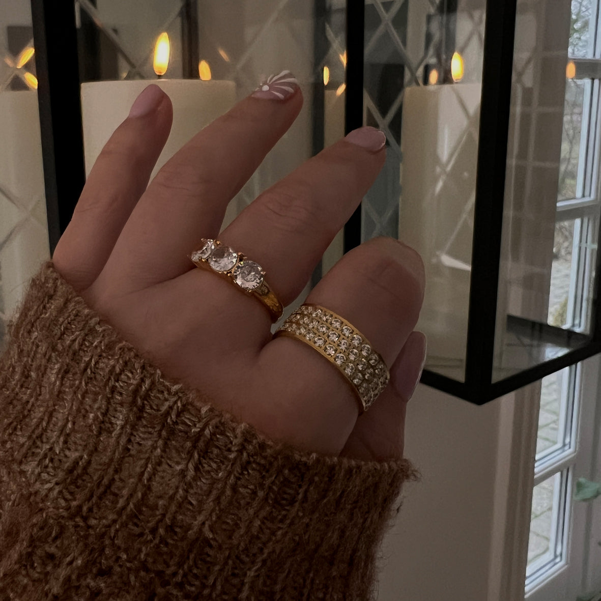 Brianna elegant glow ring med 3 zirkonia