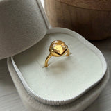 Grace ring i 18 karat guldbelagt sølv med hydro morganit quartz