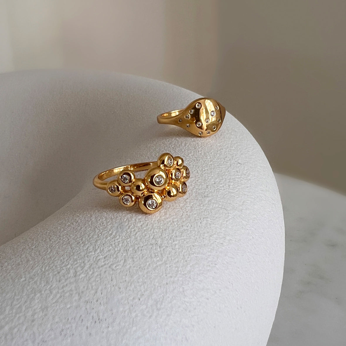 Timeless ring i 18 karat guldbelagt sølv med zirkonia