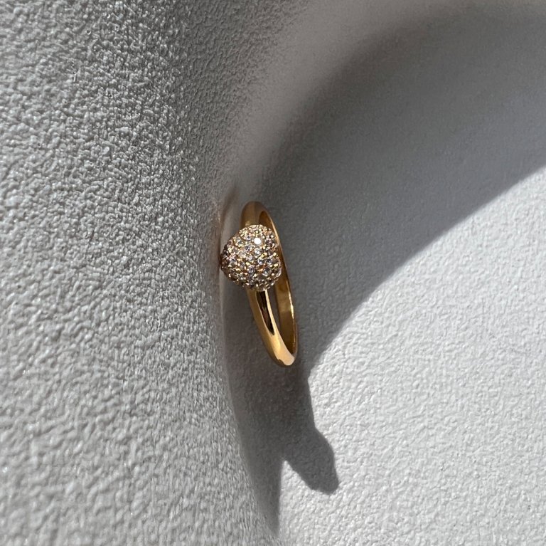 Divine Ring aus 18 Karat vergoldetem Silber mit Herz und Zirkonia