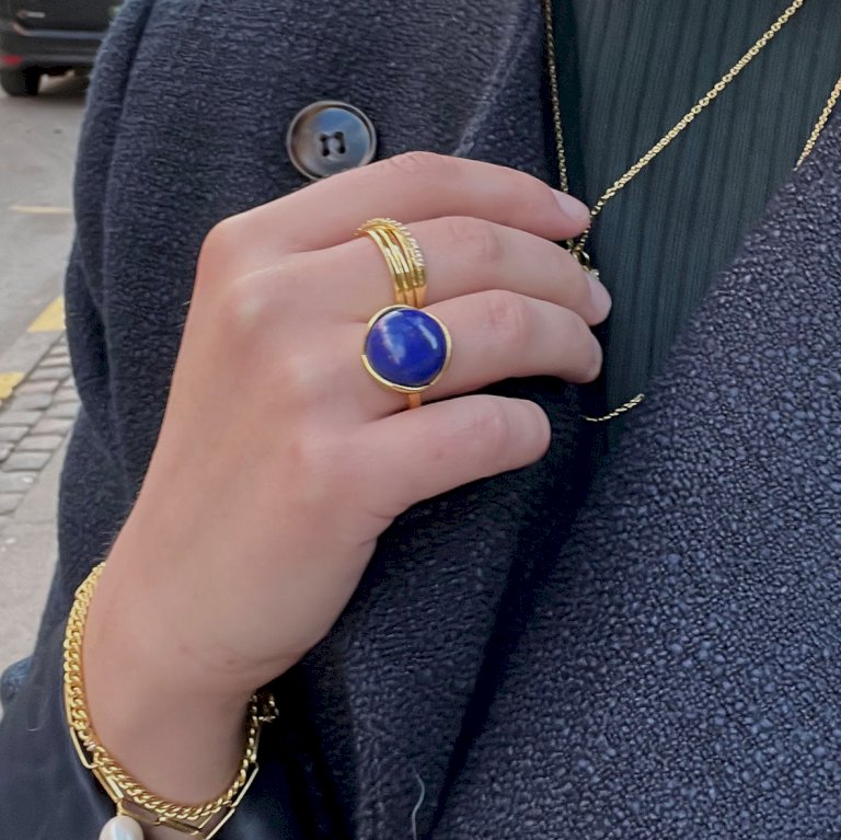 Glory ring stor 18 karat guldbelagt sølv med blå lapis lazuli